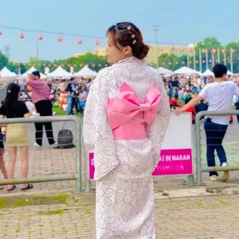 Femeie Tradiționale Yukata Kimono cu Alb Obi Flori Imprimate Epocă Haori Cosplay Halat de Baie Costume de Fotografie